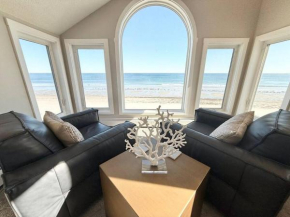 Luxurious Beachfront New England Cottage